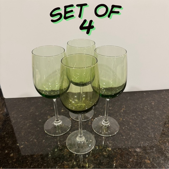 Vintage Pier 1 Hand Blown Green Tinted Wine Glasses Set of 4 – Stemware - Picture 2 of 5